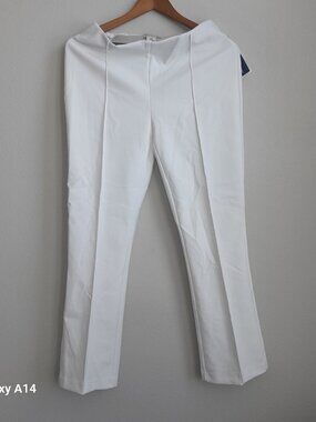 Rachel Zoe Kick Flare white size: 6 pants; fully elastic